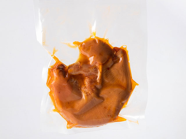 �����i��